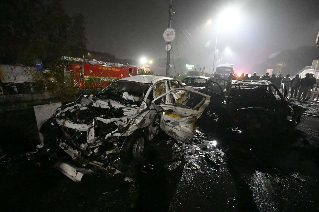 The blast near Red Fort was so powerful that it shattered windows of vehicles parked several metres away. (File/Sanjeev Verma/HT Photo)