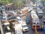 The protest triggered a traffic jam at Gill Chowk in Ludhiana on Monday. (Gurpreet Singh/HT)
