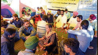 Agitators sitting on dharna during Panjab University Bachao Morcha on Tuesday. (Keshav Singh/HT) Agitators sitting on dharna during Panjab University Bachao Morcha on Tuesday. (Keshav Singh/HT)