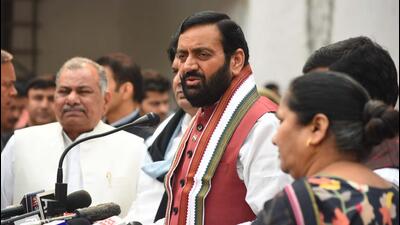 CM chairs GMDA meet;  ₹80cr underpass okayed near Millennium City Metro. (Parveen Kumar/HT)
