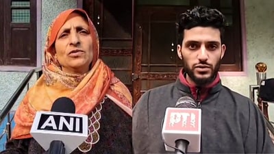 Dr Muzammil Shakil's mother, Naseema, and brother, Azad Shakil. (ANI/PTI) Dr Muzammil Shakil's mother, Naseema, and brother, Azad Shakil. (ANI/PTI)