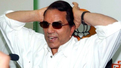 ‘ధర్మేంద్ర ఆరోగ్యం నిలకడగా ఉంది, తప్పుడు వార్తలు ఆపండి’: కుటుంబ సభ్యుల ఆవేదన (PTI) ‘ధర్మేంద్ర ఆరోగ్యం నిలకడగా ఉంది, తప్పుడు వార్తలు ఆపండి’: కుటుంబ సభ్యుల ఆవేదన (PTI)