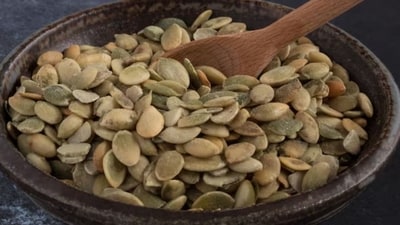 Pumpkin seeds a day may improve heart health, nutritionist says (Freepik) Pumpkin seeds a day may improve heart health, nutritionist says (Freepik)