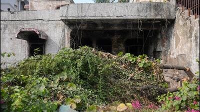The house where the bodies were found. (Sunil Ghosh/HT Photo) The house where the bodies were found. (Sunil Ghosh/HT Photo)