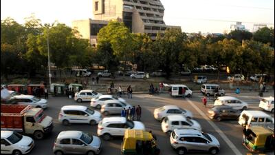 The phase 2 project will focus on reducing weaving traffic near Shankar Chowk and improving connectivity from Dundahera to Kapashera. (HT Archive) The phase 2 project will focus on reducing weaving traffic near Shankar Chowk and improving connectivity from Dundahera to Kapashera. (HT Archive)