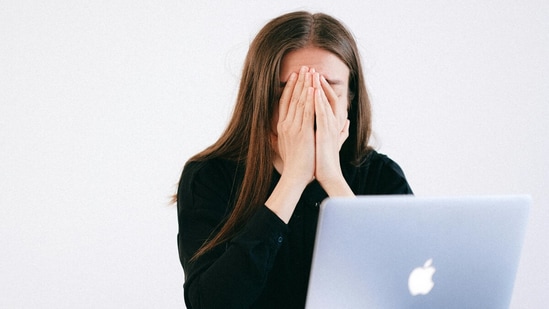 The woman's friend claimed that she puts up with daily toxicity as she can't afford to quit her job. (Pexels/Representational Image)