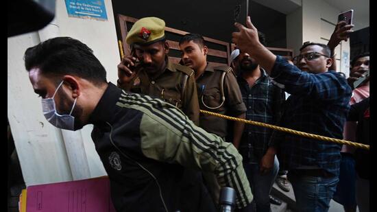 Joint raid conducted by the ATS and J&K and Lucknow Police at the house of the father of Dr. Shaheen at Khandari Bazar area in Lucknow, on Tuesday. (Deepak Gupta/HT Photo)