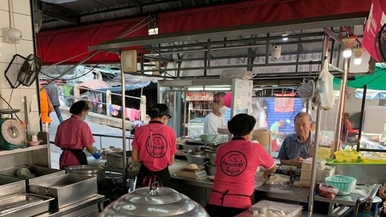 A Chinese parent set up a food stall near a university after his daughter said campus meals lacked the taste of home. (Representational image/Unsplash)