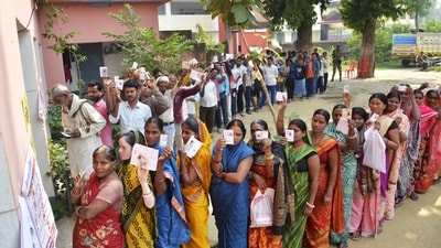 Jehanabad, Nov 11 (ANI): Voters wait in a queue to cast their vote for the second phase of the Bihar assembly election, in Jehanabad on Tuesday. (ANI Photo) (Aftab Alam Siddiqui) Jehanabad, Nov 11 (ANI): Voters wait in a queue to cast their vote for the second phase of the Bihar assembly election, in Jehanabad on Tuesday. (ANI Photo) (Aftab Alam Siddiqui)