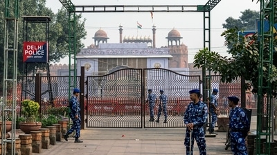 Members of the rapid action force stand guard close to the site of an explosion near the Red Fort in New Delhi, India, on Tuesday, a day after the massive explosion rocked the area near the historic Red Fort in India's capital New Delhi. (Anindito Mukherjee/Bloomberg) Members of the rapid action force stand guard close to the site of an explosion near the Red Fort in New Delhi, India, on Tuesday, a day after the massive explosion rocked the area near the historic Red Fort in India's capital New Delhi. (Anindito Mukherjee/Bloomberg)