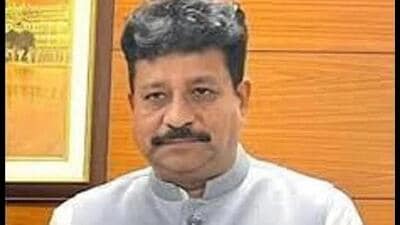 Aam Aadmi Party (AAP) legislator from Jalandhar Central, Raman Arora, on Wednesday filed a complaint with police claiming that he had been receiving threatening calls from an unidentified foreign caller demanding ₹5 crore as extortion money. Aam Aadmi Party (AAP) legislator from Jalandhar Central, Raman Arora, on Wednesday filed a complaint with police claiming that he had been receiving threatening calls from an unidentified foreign caller demanding ₹5 crore as extortion money.