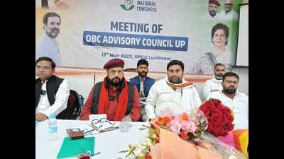 Congress meeting in progress at party office in Lucknow on Wednesday (HT Photo) Congress meeting in progress at party office in Lucknow on Wednesday (HT Photo)