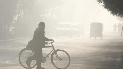 Gurugram’s minimum temperature on Wednesday stood at 11.5°C, meanwhile, the maximum was at 27.6°C, according to data from the India Meteorological Department (IMD). (PTI) Gurugram’s minimum temperature on Wednesday stood at 11.5°C, meanwhile, the maximum was at 27.6°C, according to data from the India Meteorological Department (IMD). (PTI)