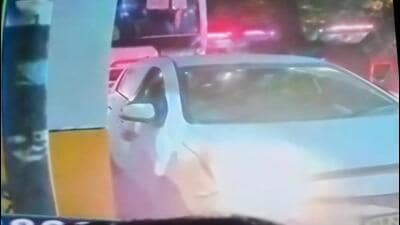 Investigators found Umar’s movements on 25 CCTV cameras, showing two unmasked stops and a mysterious 5-hour blackout before the Red Fort blast. (HT) Investigators found Umar’s movements on 25 CCTV cameras, showing two unmasked stops and a mysterious 5-hour blackout before the Red Fort blast. (HT)