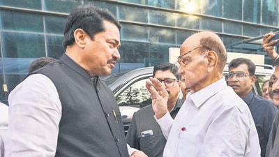 Mumbai, India. Nov 12, 2025 - Sharad Pawar, the chief of the National Congress Party (NCP) and Nana Patole, Congress MLA arrived at Wankhede Stadium to cast their vote in the Mumbai Cricket Association election.Mumbai, India. Nov 12, 2025. (Photo by Raju Shinde/HT Photo) (Raju Shinde) Mumbai, India. Nov 12, 2025 - Sharad Pawar, the chief of the National Congress Party (NCP) and Nana Patole, Congress MLA arrived at Wankhede Stadium to cast their vote in the Mumbai Cricket Association election.Mumbai, India. Nov 12, 2025. (Photo by Raju Shinde/HT Photo) (Raju Shinde)