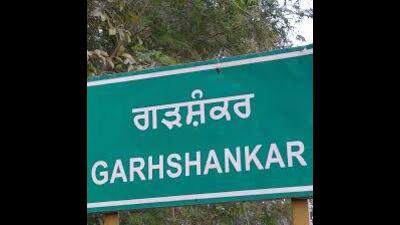 Opposition parties and several stakeholders are up in arms amid reports that the Punjab government is likely to announce Anandpur Sahib as the state’s 24th district, merging areas of Rupnagar and Hoshiarpur’s Garhshankar sub-division on the occasion of the 350th martyrdom day of the ninth Sikh master, Guru Teg Bahadur. Opposition parties and several stakeholders are up in arms amid reports that the Punjab government is likely to announce Anandpur Sahib as the state’s 24th district, merging areas of Rupnagar and Hoshiarpur’s Garhshankar sub-division on the occasion of the 350th martyrdom day of the ninth Sikh master, Guru Teg Bahadur.