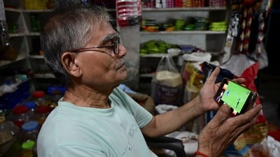 সবথেকে সস্তার প্ল্যান বন্ধ করে দিল এই সংস্থা! (ছবিটি প্রতীকী, সৌজন্যে পিটিআই) সবথেকে সস্তার প্ল্যান বন্ধ করে দিল এই সংস্থা! (ছবিটি প্রতীকী, সৌজন্যে পিটিআই)