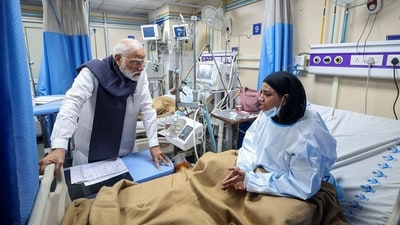 Prime Minister Narendra Modi visiting the victims injured in an explosion near the Red Fort, at Lok Nayak Hospital in New Delhi. (PMO) Prime Minister Narendra Modi visiting the victims injured in an explosion near the Red Fort, at Lok Nayak Hospital in New Delhi. (PMO)