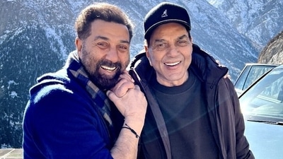 Sunny Deol was also seen visiting his father, Dharmendra, at the hospital on Tuesday. Sunny Deol was also seen visiting his father, Dharmendra, at the hospital on Tuesday.