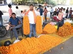 Garland sellers in Patna hope to get good business either way, after the Bihar election 2025 results.