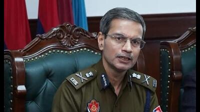 A day after former Northern Command chief Lieutenant General DS Hooda (retd) alleged that an escort vehicle of Punjab Police hit his car on the Zirakpur flyover, state’s director general of police Gaurav Yadav on Thursday issued directions for respectful and courteous conduct on the road by cops escorting the VIPs. A day after former Northern Command chief Lieutenant General DS Hooda (retd) alleged that an escort vehicle of Punjab Police hit his car on the Zirakpur flyover, state’s director general of police Gaurav Yadav on Thursday issued directions for respectful and courteous conduct on the road by cops escorting the VIPs.