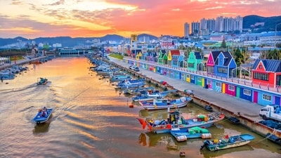 Train to Busan — the globetrotter's edition (Photos: Living360)