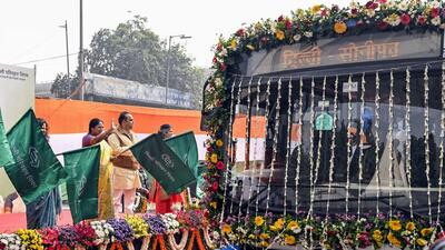 Delhi CM Rekha Gupta flags off the new interstate electric bus service in New Delhi on Thursday. (ANI) Delhi CM Rekha Gupta flags off the new interstate electric bus service in New Delhi on Thursday. (ANI)