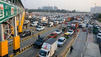 Meanwhile, highway officials said they had issued 4,000 monthly toll passes to local commuters to facilitate their travel. (Parveen Kumar/HT) Meanwhile, highway officials said they had issued 4,000 monthly toll passes to local commuters to facilitate their travel. (Parveen Kumar/HT)