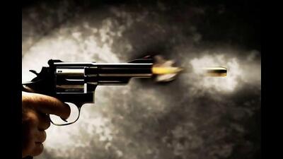 Police said a manhunt is on to trace the car-borne assailants and recover the stolen weapon. (HT Photo) Police said a manhunt is on to trace the car-borne assailants and recover the stolen weapon. (HT Photo)