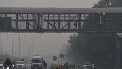 The Air Quality Index (AQI) in the district today was recorded at 300, placing it in the “poor” category, with PM 2.5 identified as the dominant pollutant. (Parveen Kumar) The Air Quality Index (AQI) in the district today was recorded at 300, placing it in the “poor” category, with PM 2.5 identified as the dominant pollutant. (Parveen Kumar)