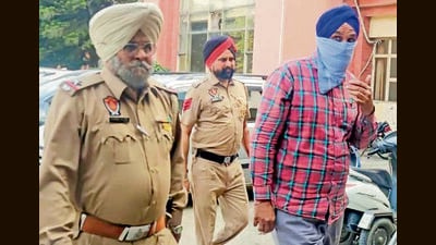 The accused after being arrested in Ludhiana on Thursday. (HT Photo) The accused after being arrested in Ludhiana on Thursday. (HT Photo)