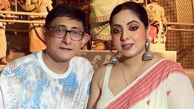 'কাঞ্চন আবার?' ফের প্রেমে পড়লেন অভিনেতা? 'আর না…', শ্রীময়ীর পোস্ট ঘিরে শোরগোল 'কাঞ্চন আবার?' ফের প্রেমে পড়লেন অভিনেতা? 'আর না…', শ্রীময়ীর পোস্ট ঘিরে শোরগোল