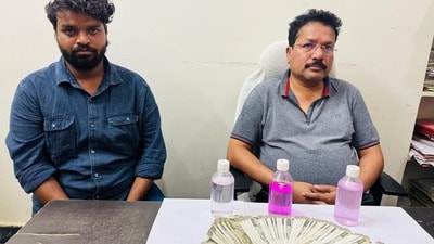 ఏసీబీకి చిక్కిన ఆదిబట్ల టౌన్ ప్లానింగ్ ఆఫీసర్ వరప్రసాద్ ఏసీబీకి చిక్కిన ఆదిబట్ల టౌన్ ప్లానింగ్ ఆఫీసర్ వరప్రసాద్