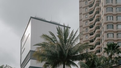 Telecom provider Indosat Ooredoo Hutchison sells computing power from this data center in Jakarta. Telecom provider Indosat Ooredoo Hutchison sells computing power from this data center in Jakarta.