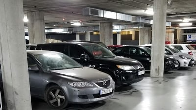 Parking trends often reveal buyers' intent, investor confidence, and can even make or break a luxury real estate deal. (Representational Image) (Unsplash) Parking trends often reveal buyers' intent, investor confidence, and can even make or break a luxury real estate deal. (Representational Image) (Unsplash)