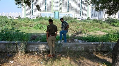 File photo of police searching for evidence after the body of an unidentified woman was found. More than 55,000 vehicles were scanned and CCTV footage analysed by 40 police teams to track down suspect Monu Singh. (Sunil Ghosh / Hindustan Times) File photo of police searching for evidence after the body of an unidentified woman was found. More than 55,000 vehicles were scanned and CCTV footage analysed by 40 police teams to track down suspect Monu Singh. (Sunil Ghosh / Hindustan Times)