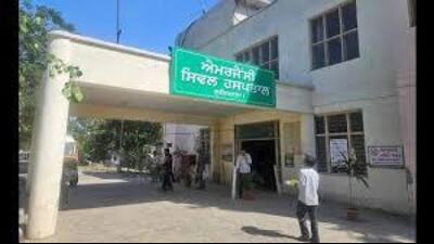 The injured are admitted at the civil hospital in Ludhiana for treatment. (HT File)