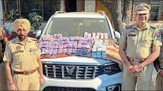 Mohali police have busted an interstate fake currency syndicate, seizing ₹9.95 crore in fake and demonetised notes in Dera Bassi. (HT Photo)