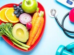 Neurosurgeon recommends 6 foods to help manage stress and maintain balance. 
