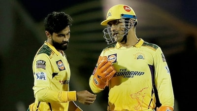 Ravindra Jadeja with MS Dhoni (IPL)