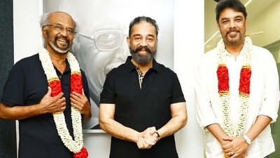 Sundar C was initially brought on board to direct a film starring Rajinikanth, produced by Kamal Haasan. Sundar C was initially brought on board to direct a film starring Rajinikanth, produced by Kamal Haasan.