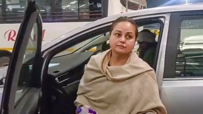 Rohini Acharya, daughter of RJD chief Lalu Prasad Yadav, arrives at Patna airport, Saturday, Nov. 15, 2025. (PTI Photo)(PTI11_15_2025_000489A) (PTI) Rohini Acharya, daughter of RJD chief Lalu Prasad Yadav, arrives at Patna airport, Saturday, Nov. 15, 2025. (PTI Photo)(PTI11_15_2025_000489A) (PTI)