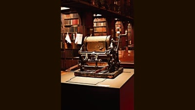 The cyclostyle machine was invented in the 1880s; it forced ink through a stencil to make copies. Carbon paper predates it by quite a bit. (Wikimedia) The cyclostyle machine was invented in the 1880s; it forced ink through a stencil to make copies. Carbon paper predates it by quite a bit. (Wikimedia)