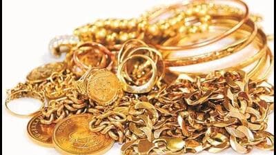 The stolen packet contained two gold chains, one bracelet, three rings, and a pair of earrings (HT File)