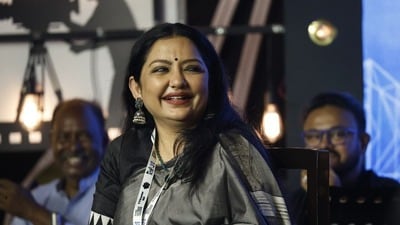 রাজনীতি সামলেই আবার ক্যামেরার সামনে জুন মালিয়া