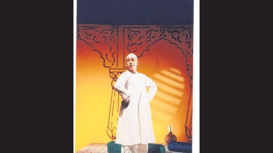 Naseeruddin Shah enacting ‘Ismat Apa ki Kalam Se’.