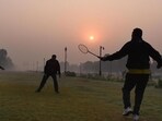 Delhi woke up to its coldest November morning in more than three years on Sunday (Arvind Yadav/HT PHOTO) Delhi woke up to its coldest November morning in more than three years on Sunday (Arvind Yadav/HT PHOTO)