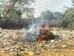 The new initiative in Bengaluru will allow authorities to fine offenders up to  <span class='webrupee'>₹</span>1 lakh and impose five years potential jail time for burning garbage. (HT)