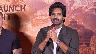 బంగారం లాంటి మనసున్న మనిషి.. ఈ సినిమా సునామీ సృష్టించబోతుంది.. హీరో ఆది పినిశెట్టి కామెంట్స్ బంగారం లాంటి మనసున్న మనిషి.. ఈ సినిమా సునామీ సృష్టించబోతుంది.. హీరో ఆది పినిశెట్టి కామెంట్స్