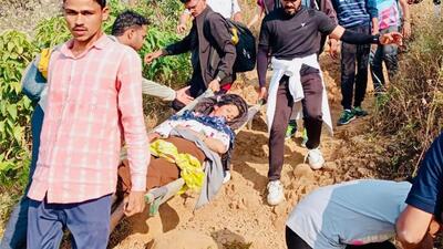 Local youth Dadu Wegre and a few others also joined in and helped bring the injured woman down the fort on a stretcher in about 30 minutes. (HT PHOTO)